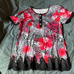 Poly/cotton top, short sleeve, size med